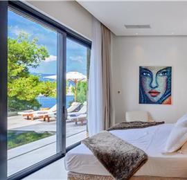 4 Bedroom Villa with Pool, Sumartin, sleeps 8